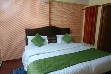 호텔 Goroomgo Chand Regency Nainital