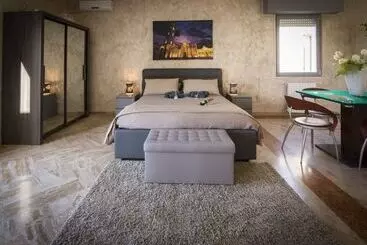 تختخواب و صبحانه Penthouse Station Luxury Apts Le Dimore