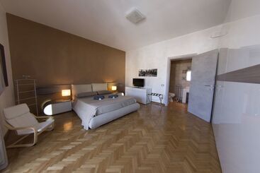 Bed and Breakfast Penthouse Station Luxury Apts Le Dimore