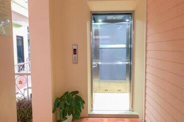 Hotel R.k. Guesthouse