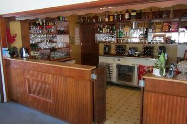 The Highlander Motel   24hr Check In