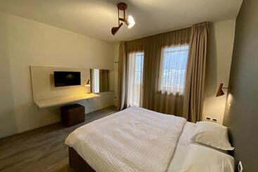 בית מלון כפרי Contra  Contarini