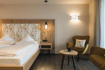 هتل Landsitz Stroblhof