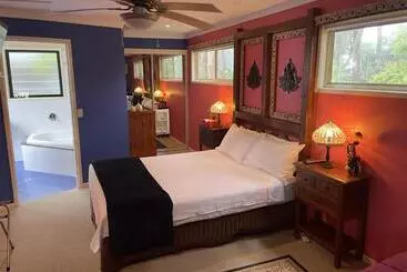 Tambaridge Bed & Breakfast
