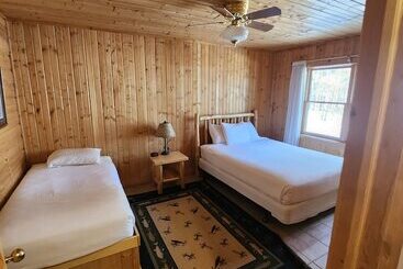 منتجع Timber Trail Lodge
