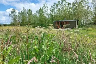 کلبه The Botanist   Luxury Cabin With Hot Tub Near York