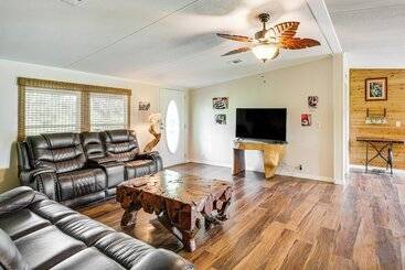 بيت ريفى Wildlife Sanctuary On Site: Modern Webster Home!