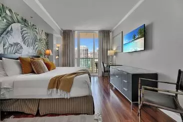 هتل آپارتمان Spectacular Bay View 1bd 2baths In Grove