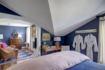 Bed and Breakfast 34 State Historic Luxury Suites Skaneateles