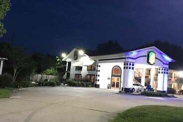 汽车旅馆  Cypress Inn