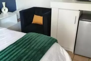 Bed And Breakfast Airport Lodge