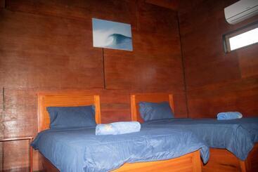 בית מלון כפרי Novali Surf Retreat Mentawai