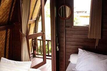 Ketewel Bed & Breakfast Yoga Room