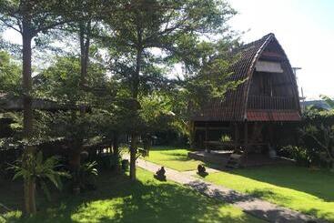 Ketewel Bed & Breakfast Yoga Room