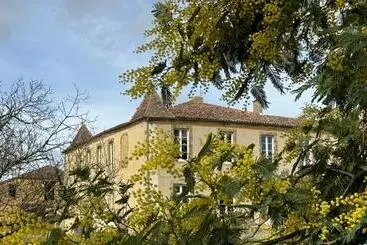 ベッドアンドブレックファースト Chambre D Hôte Dans Le Château De Mauhic