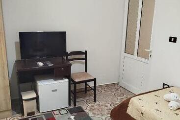 פנסיון Buda House Gorice