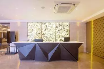 Hotel Karlton Inn