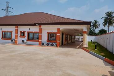 پانسیون 247 Executive Lodge