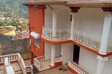 پانسیون Mountain View Villa