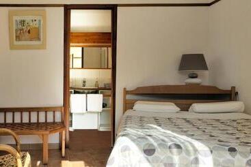 فندق صغير Auberge De Lioux