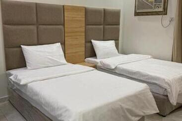 アパートホテル Aroos Al Shati Furnished Units