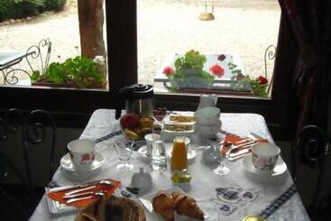 تختخواب و صبحانه La Ferme Du Bascou