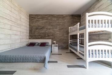 Hotel Qzone Family Club санжейка