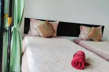 Jigsaw Cafe & Resort