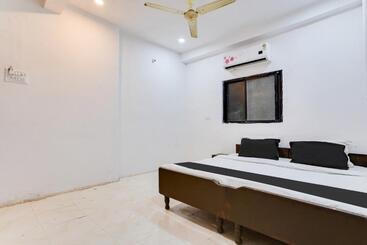 Oyo Hotel Silver Plaza