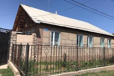 پانسیون Guest House Baian Suluu