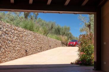 ペンション Villa Cammà   Country Villa With 4 Bedrooms And Pool