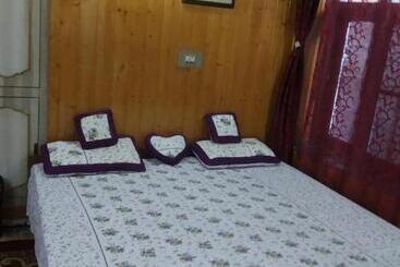 Pensionat White House Home Stay