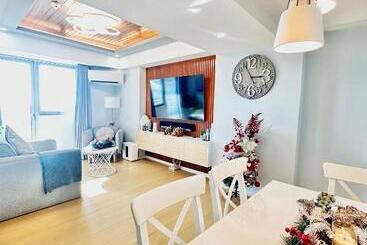 Aparthotel Azure North Staycations   Da Sands Spacious 1br