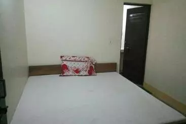 Hotel Goroomgo Shanti Guest House Varanasi Near Ganga Ghat