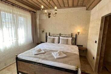 호텔 Library Cave House