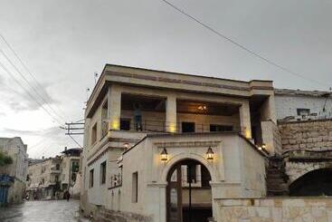 Hotelli Library Cave House