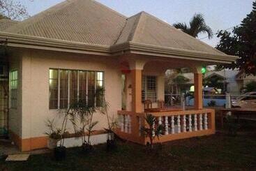 Bohol Bohemian Hostel