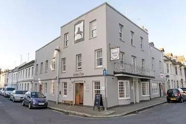 Majatalo Brunswick And Thorn