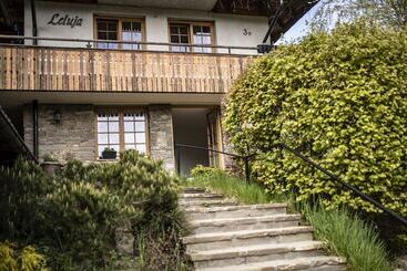 پانسیون Willa Leluja