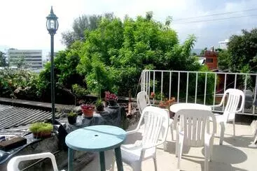 ペンション Ximenas Guest House