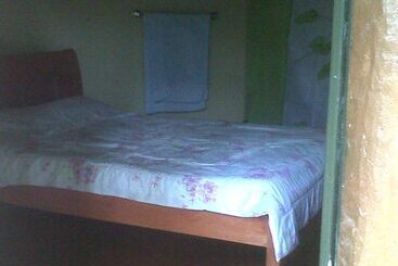 בית מלון כפרי Leisure Gardens