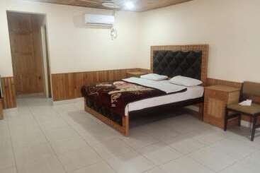 Mountain Inn Hotel Chitral