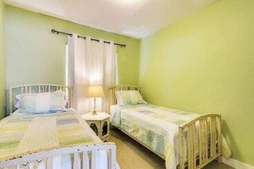 Сельский дом Downtown Coeur D Alene Home   Walk To Lakefront!