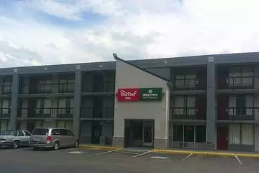 Hotel Hometowne Studios By Red Roof Richmond   Airport Sandston