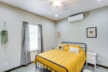 별장 Frankston Vacation Rental: Walk To Lake Palestine!