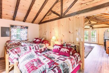 קוטג'' Harrington Cabin W/ Grills Near Beaches & Hiking