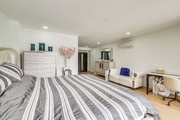 بيت ريفى Lakefront Lynnwood Home W/ Balconies & Shared Dock