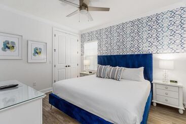 住所  Castle Pines Court Retreat