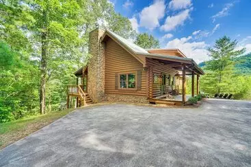 Mökkimajoitus Scenic Getaway: Smoky Mountain Cabin, 4 Mi To Park