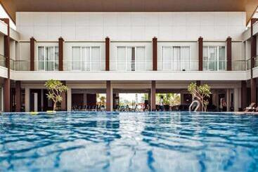 בית מלון כפרי D Season Premiere